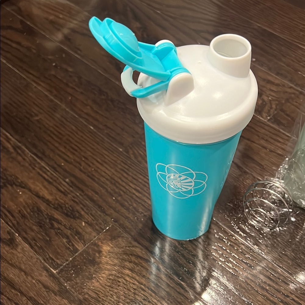 BlenderBottle Turquoise Shaker Cup